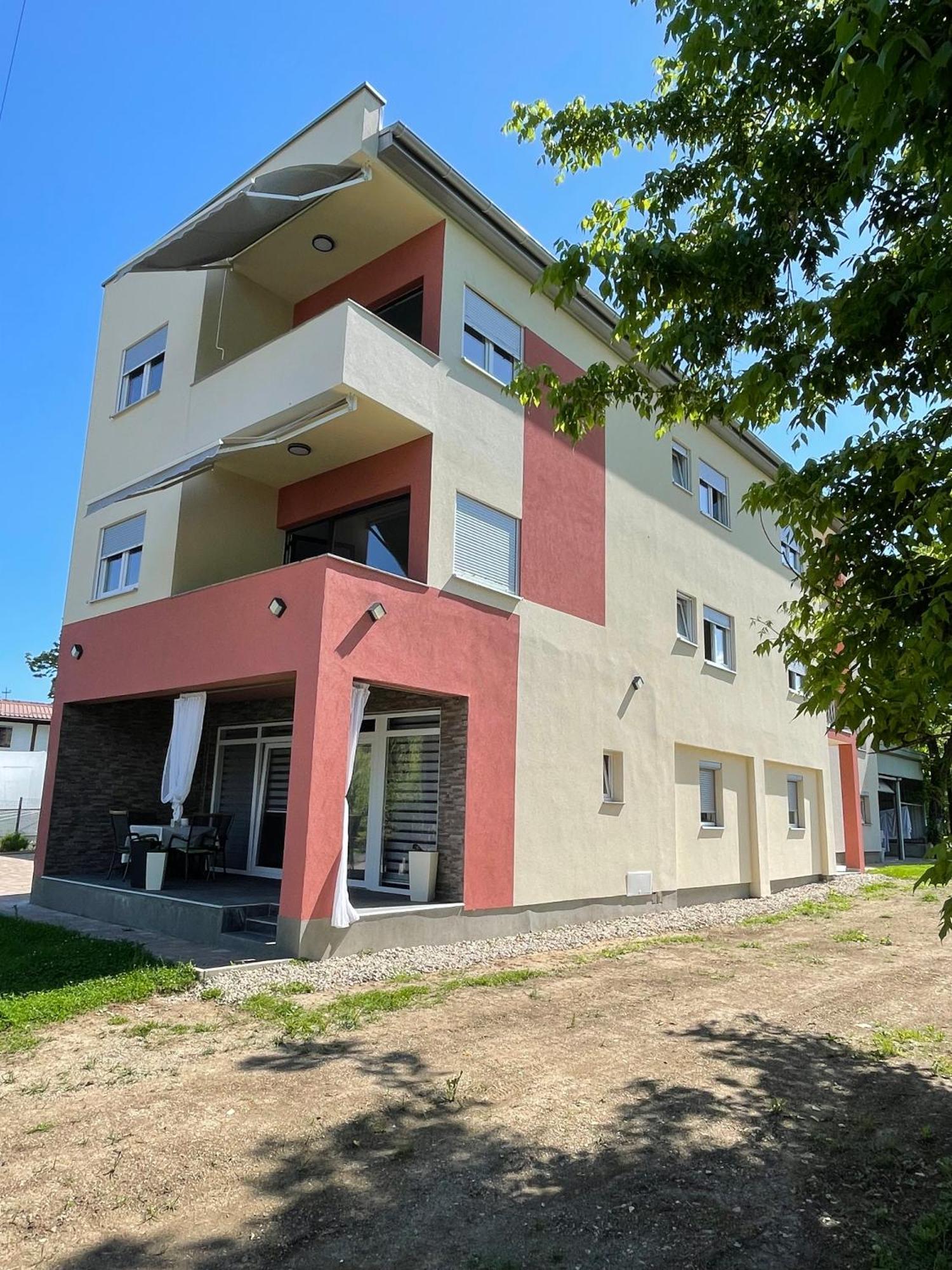 Apartment Vila Tara Bihać Exteriör bild