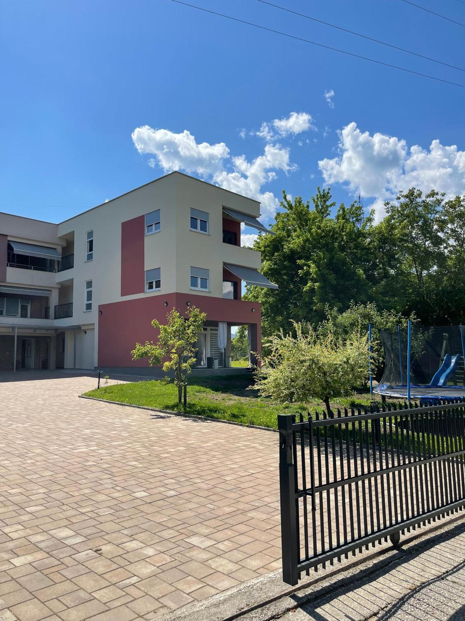 Apartment Vila Tara Bihać Exteriör bild
